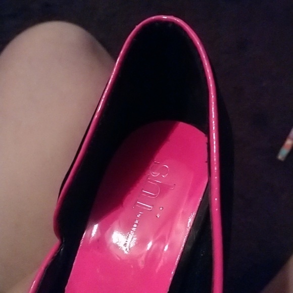 Shoes - Picture 6 of 6